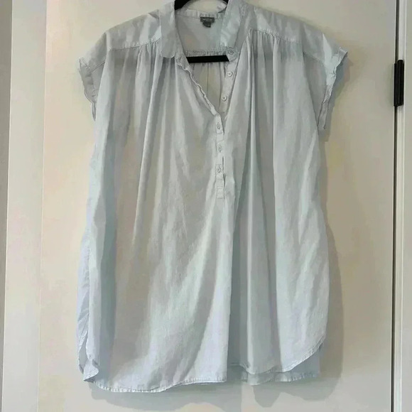 aerie Tops - Aerie light and breezy light blue size medium short sleeve popover blouse